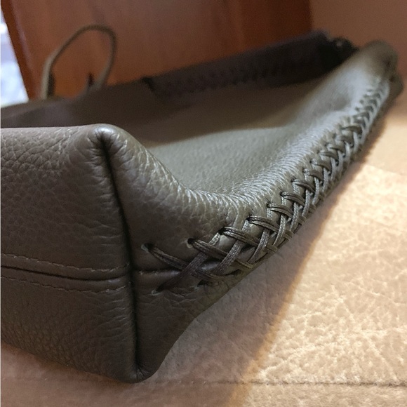 $490 Callista Crafts Iconic Slim Grained Leather Messenger / Crossbody Bag - Picture 7 of 16